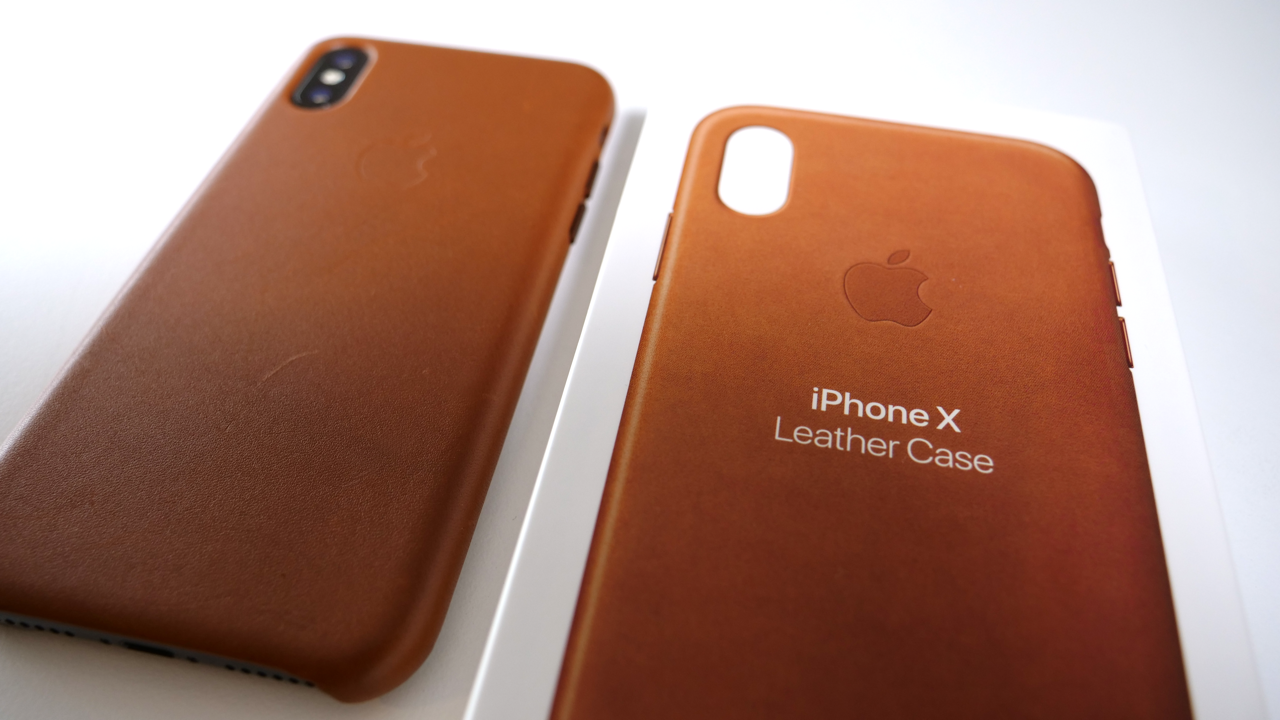 Apple's iPhone X Leather Folio Case Is Really Slick - SlashGear