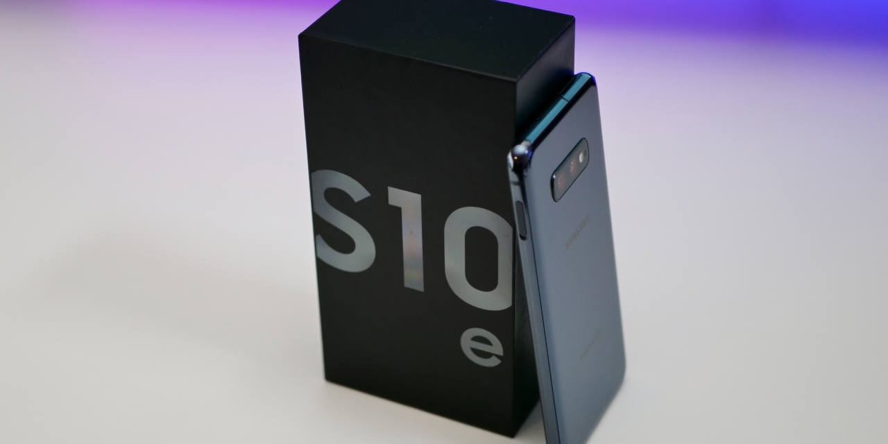 Samsung Galaxy S10e – Unboxing, Setup, and First Look